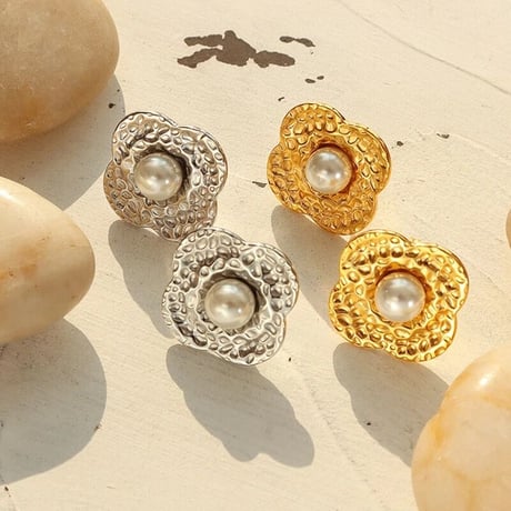 Trad flower pearl piearce gold  316L