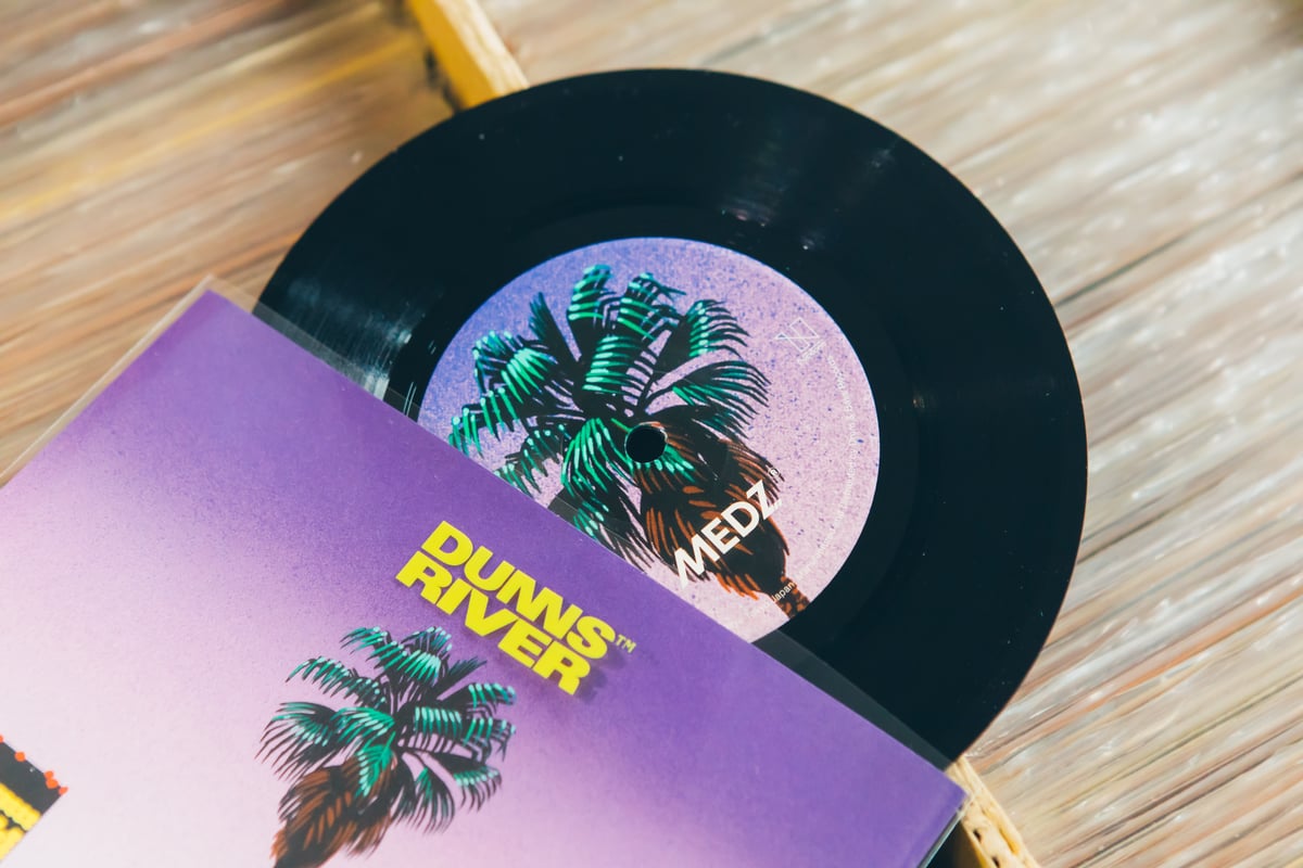 BABY TONIGHT【DUNNS RIVER 】レコード廃盤 DUNNS RIVER「MOON -BABY TONIGHT-」 （7inch） | MEDZ