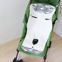 専用ケース付き　ベビーカーシート　しまうまのかくれんぼ