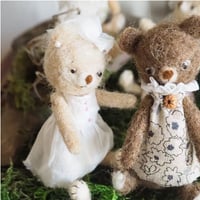 テディベア：薄茶くま帽子ピアス（羊毛雑貨i-me）