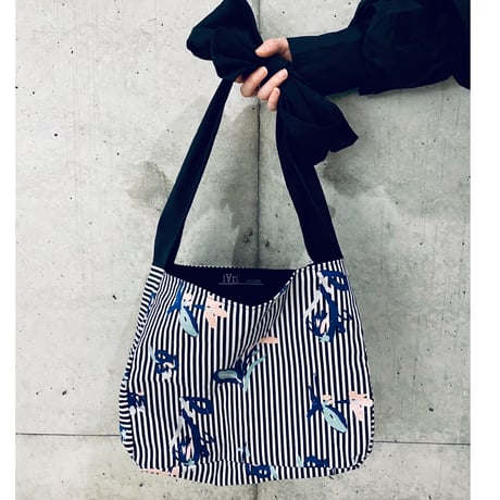 【i∀ri 】Stripe flower bag