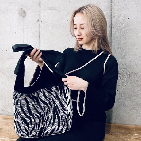 【i∀ri 】Zebra mesh cover bag