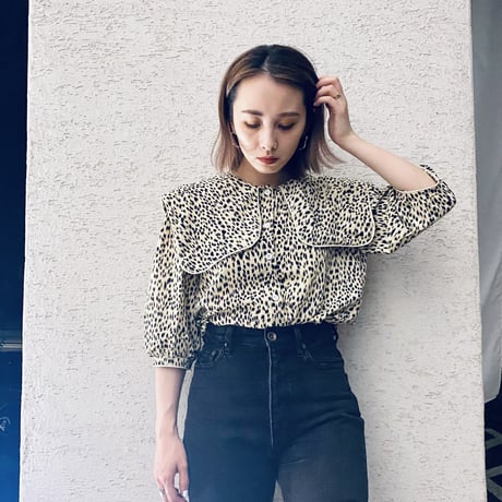 【i∀ri 】Reopard capecollar blouse