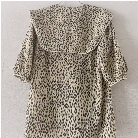 【i∀ri 】Reopard capecollar blouse