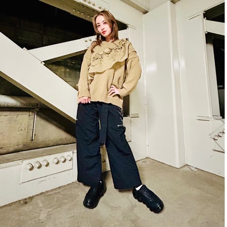 Asymmetry frill knit
