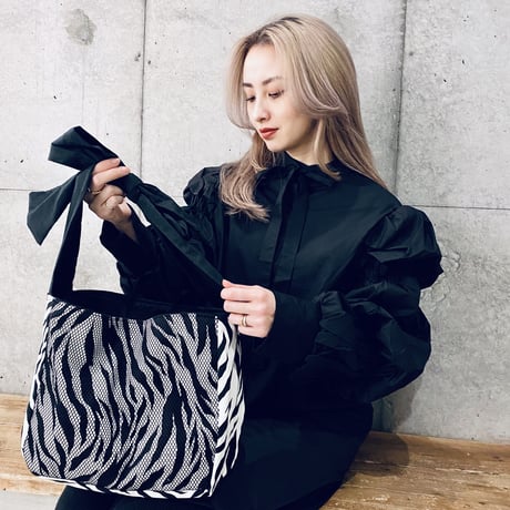【i∀ri 】Zebra mesh cover bag