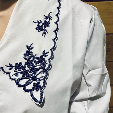 【i∀ri 】classical Florets blouse