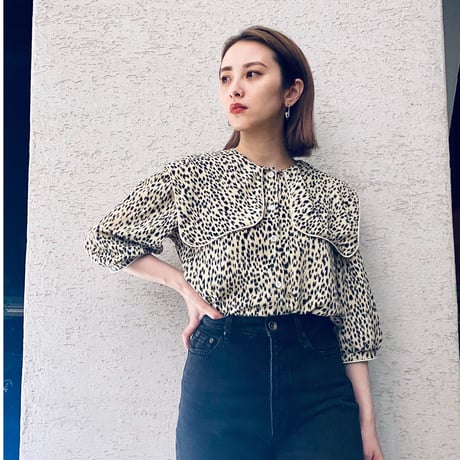 【i∀ri 】Reopard capecollar blouse