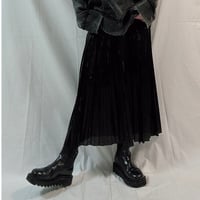 Metallic black pleated skirt