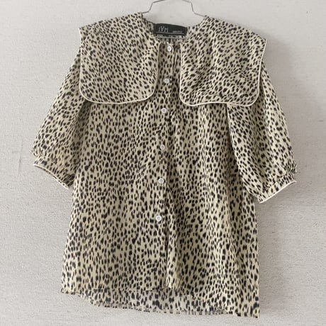 【i∀ri 】Reopard capecollar blouse