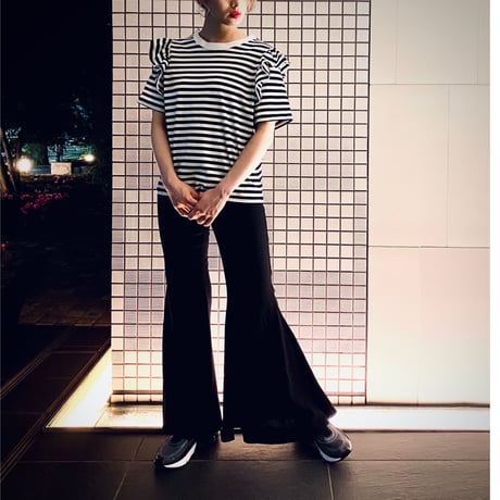 【i∀ri 】 Ruffle border T-shirt