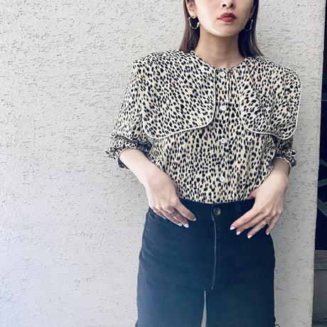 【i∀ri 】Reopard capecollar blouse