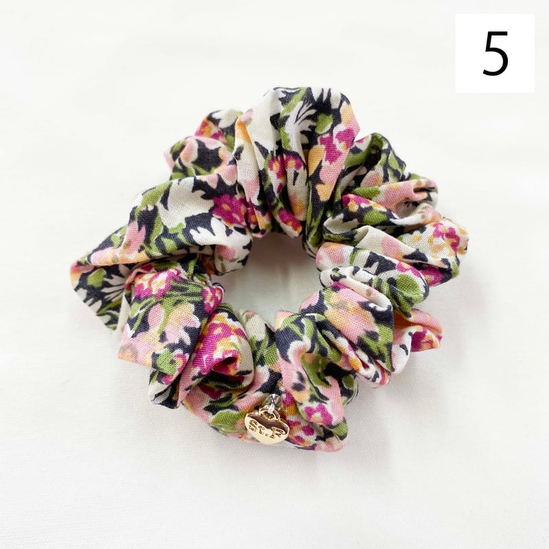 リバティプリントシュシュ イエロー、マルチカラー系 | SaintFarm