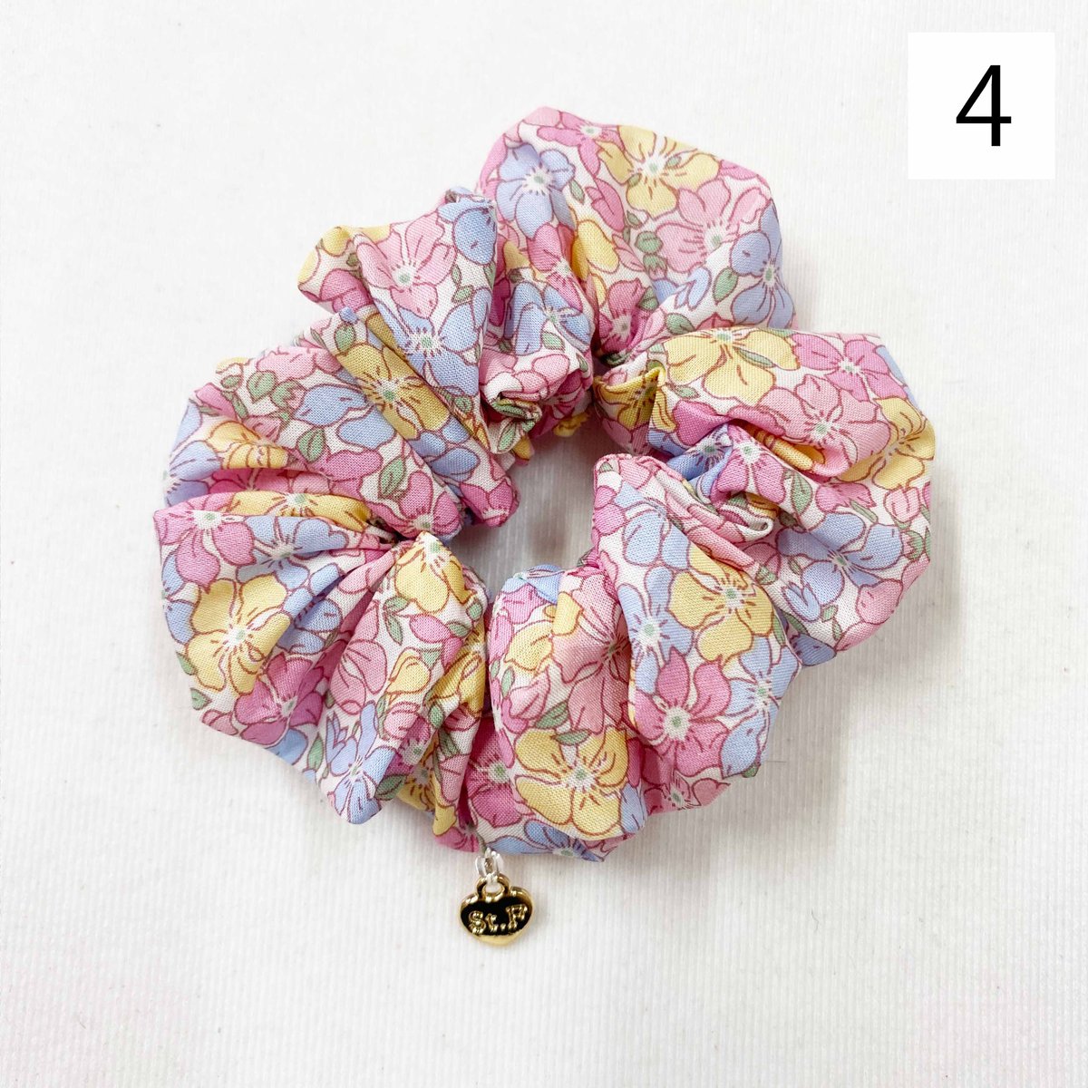 リバティプリントシュシュ イエロー、マルチカラー系 | SaintFarm