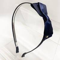 デミリボンカチューシャ　紺