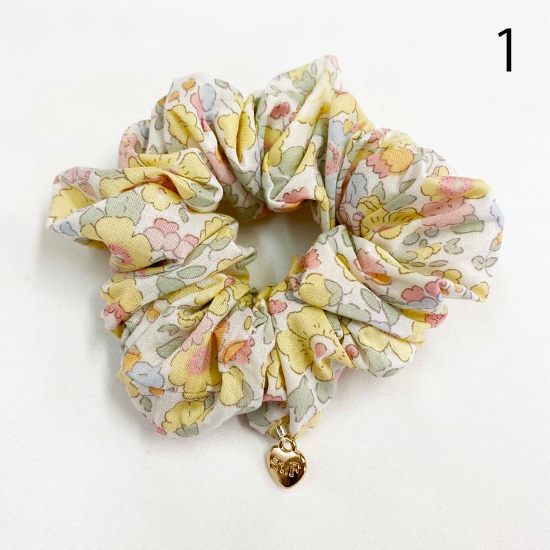 リバティプリントシュシュ イエロー、マルチカラー系 | SaintFarm