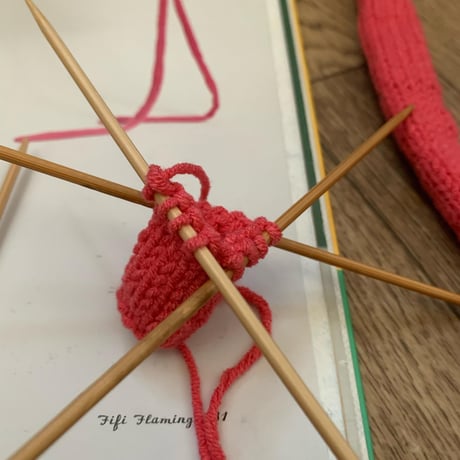 フラミンゴのFiFi 編み物キット付き個人レッスン