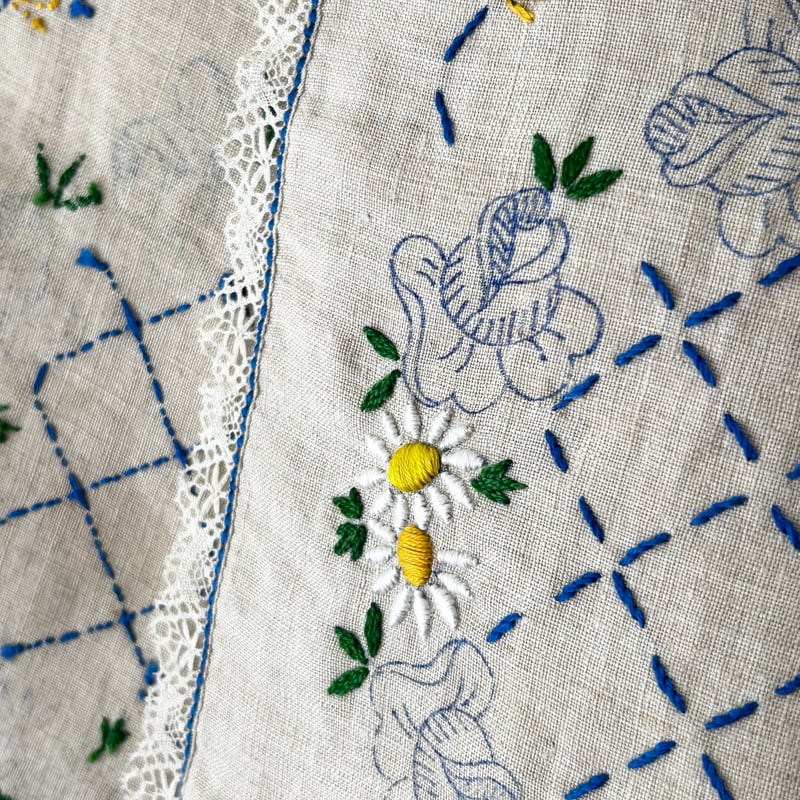 ウール100% 刺繍 テーブルクロス metopes-clth100.jpg