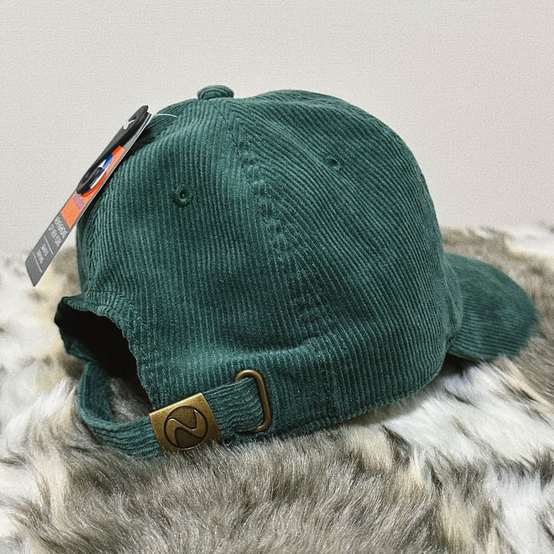 ニューハッタンコーデュロイキャップ【Wolf/Wave刺繍