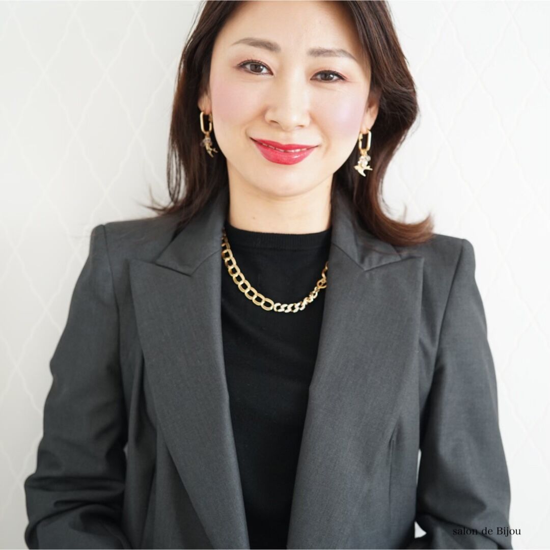 販売】ツバメのチャームピアス | salon de Bijou