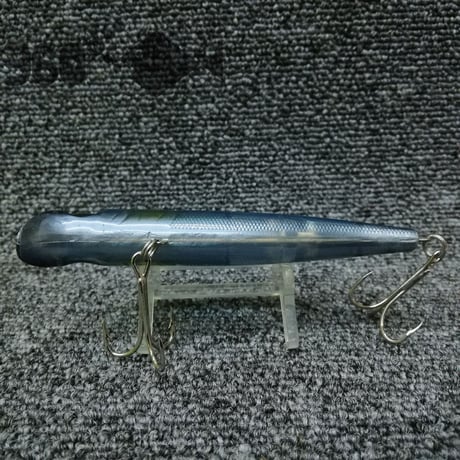 195 used lure lipless minnow//