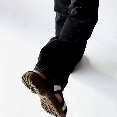 pg "DELTA | BLACK/MOCA"