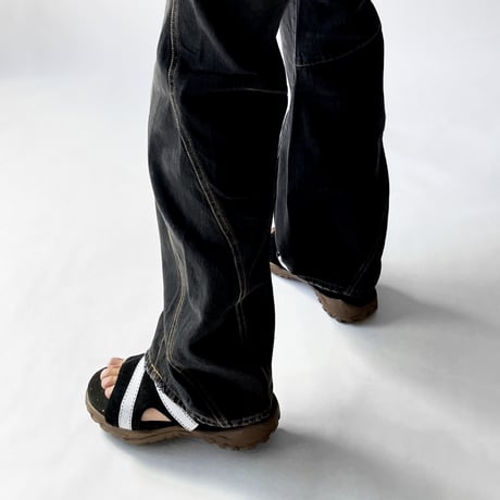pg "DELTA | BLACK/MOCA"