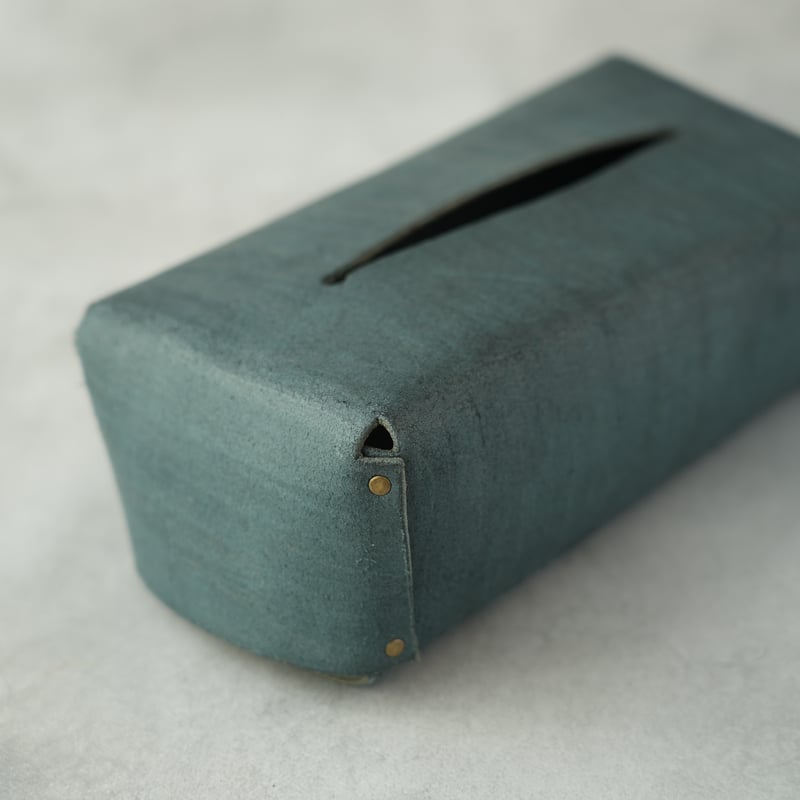 スッキリシンプル！『ヌメ革のBOXティッシュケース【チョコ】』栃木レザー Leather tissue case - SORA TO CHI ソラトチ