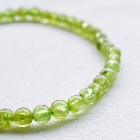 ペリドット AB 4mm 丸玉