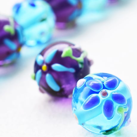 【全２色】チェコ製 アイリス　１個