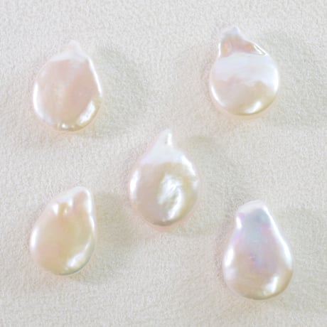 淡水パール　ホワイト　しずくフラット（小）　約16×11～12.5mm　【1個】