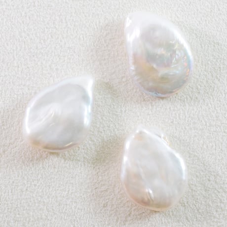 淡水パール　ホワイト　ケシドロップ　大　約23×17mm　【1個】