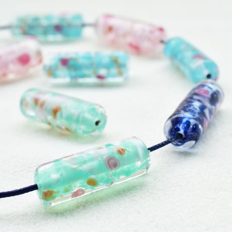 【全4色】チェコ製 ガラスビーズ　マチス ２３×８mm １個