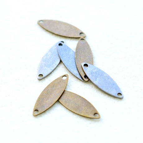 【全２色】メタルオーバルプレート　15㎜　2穴・20個