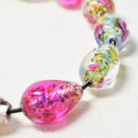 【全４色】チェコ製 ランプビーズ <ホイル> ドロップ　５個