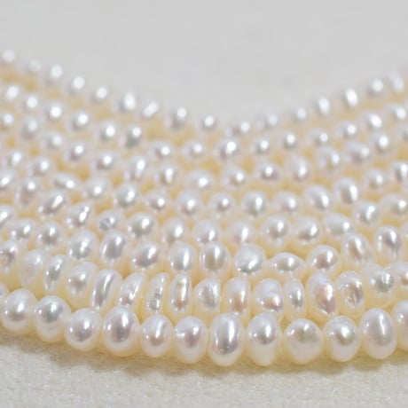 淡水パール　ホワイト　エッグ　2×4mm