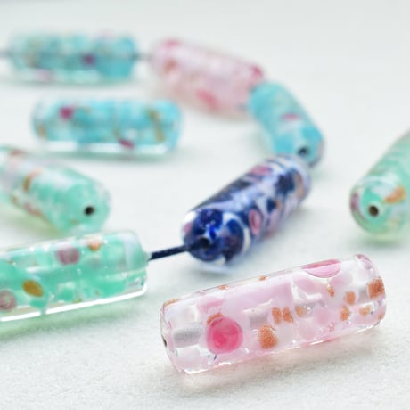 【全4色】チェコ製 ガラスビーズ　マチス ２３×８mm １個