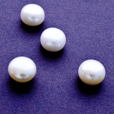 淡水パール ホワイト ボタン 10.5～11mm 片穴【1ペア】
