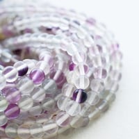 フローライト 4mm (丸玉)