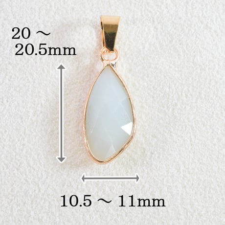 天然石チャーム　バチカン付　アマゾナイト　変形ペアシェイプ　20×10.5mm　【1個】