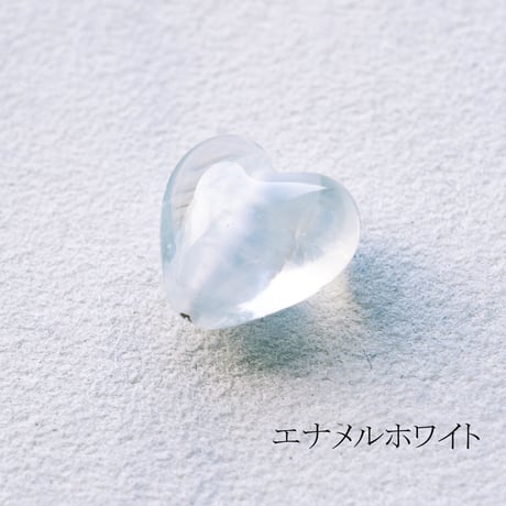 【全９色】チェコ製 ボヘミアンハート 17mm×18mm　１個