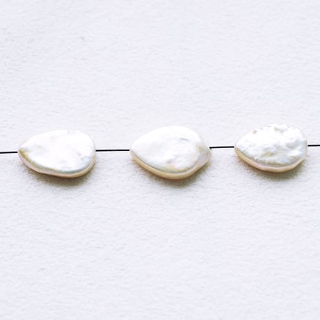 淡水パール  ホワイト  ドロップ 12～15mm 厚5～7㎜【2個】