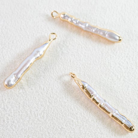 淡水パールチャーム　ホワイト　スティック<ゴールド枠>　20×3.5mm　【1個】