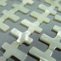 シェルビーズ　クロス　ホワイト