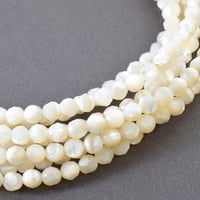 MOP　シェルビーズ　ファセットカット　ベージュ　4.5mm