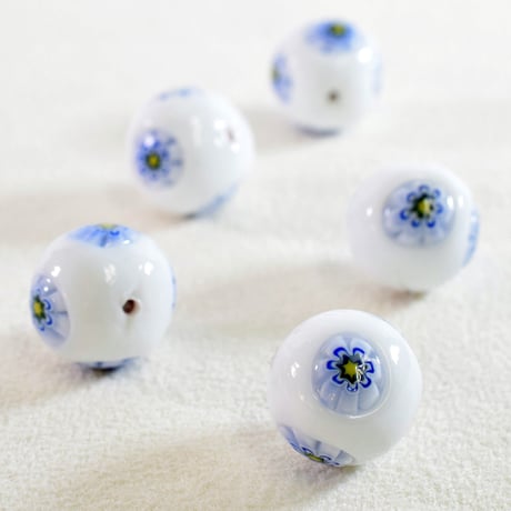 【ベネチアン】  ラウンド　ホワイト　花模様　 約12mm