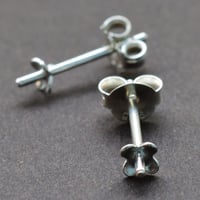 シルバー925  片穴用フラワーピアス(キャッチ付)14mm　【1ペア】