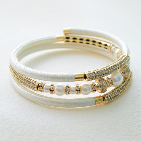 シェルパール×ミル打ちラインストーン　三連ブレスレット　パールホワイト【１本】