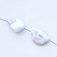 淡水パール  パープル ビワ 15～18mm 厚5～7㎜【1個】