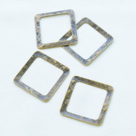 【全２色】メタルオープンスクエア　　28mm　(穴なし)・10個